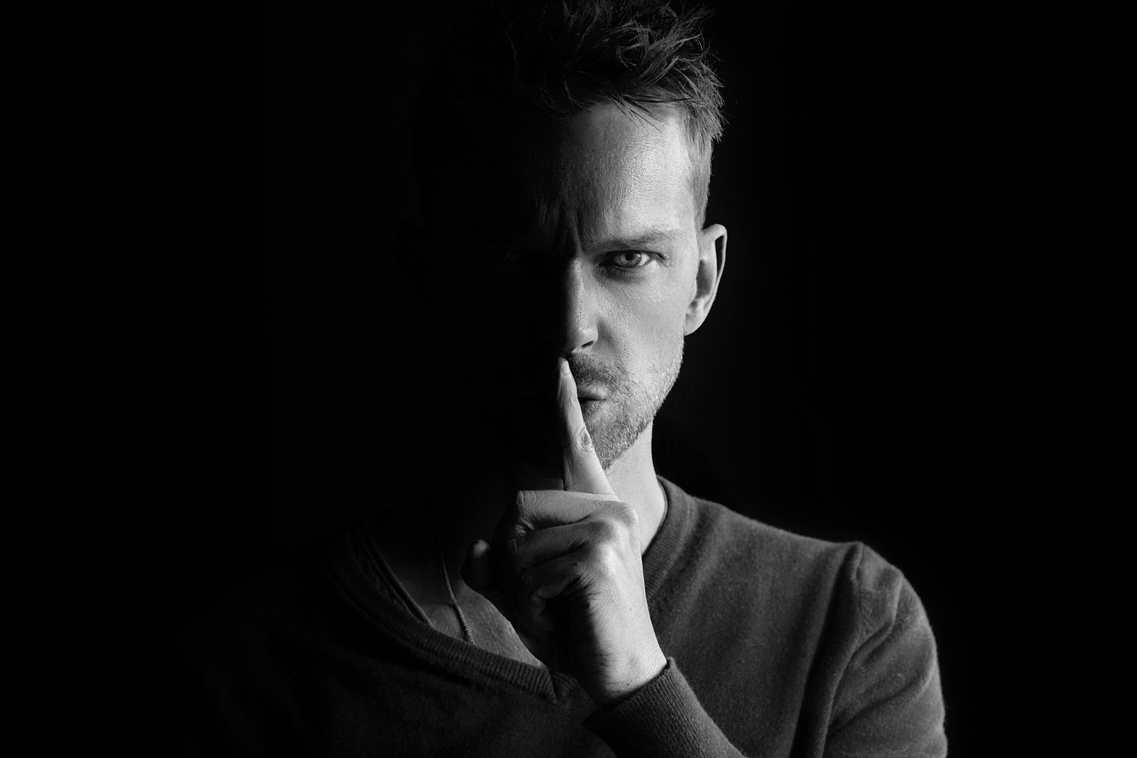 man, secret, face-4393964.jpg